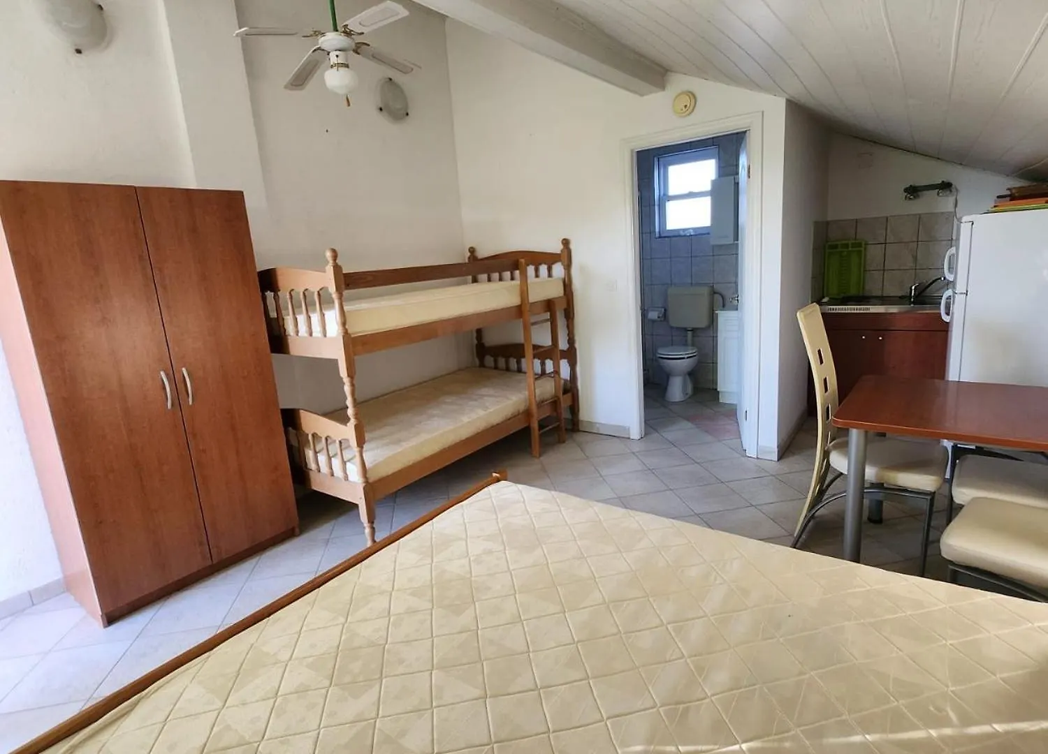 Studio Apartmani Grom Sukošan 0*,